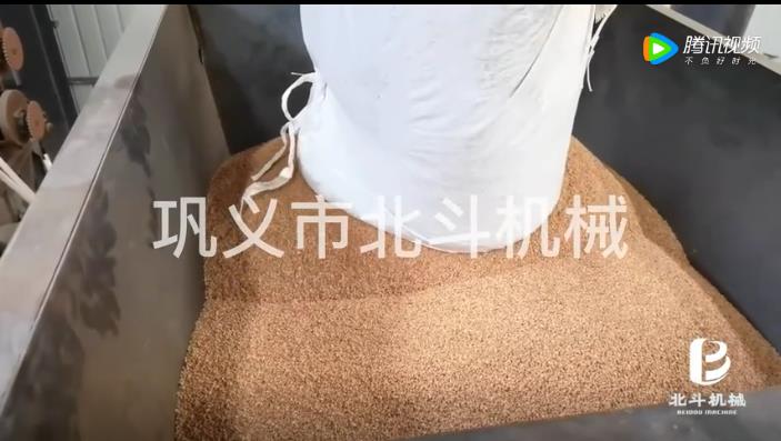 生物質滾筒炭化爐有效提高農業(yè)資源的利用率
