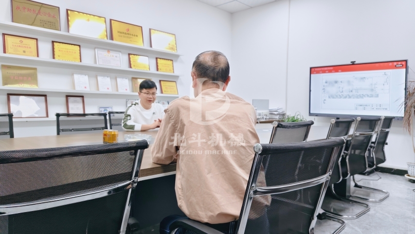 炭化爐圖紙細節(jié)研討到位,投產(chǎn)不打無準備的仗